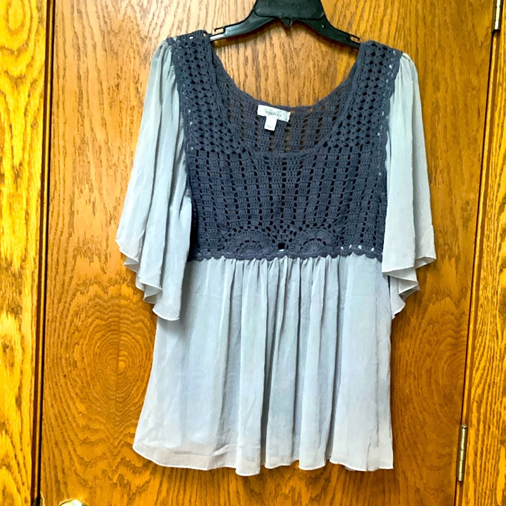 Dress Barn Crochet Flowy Top